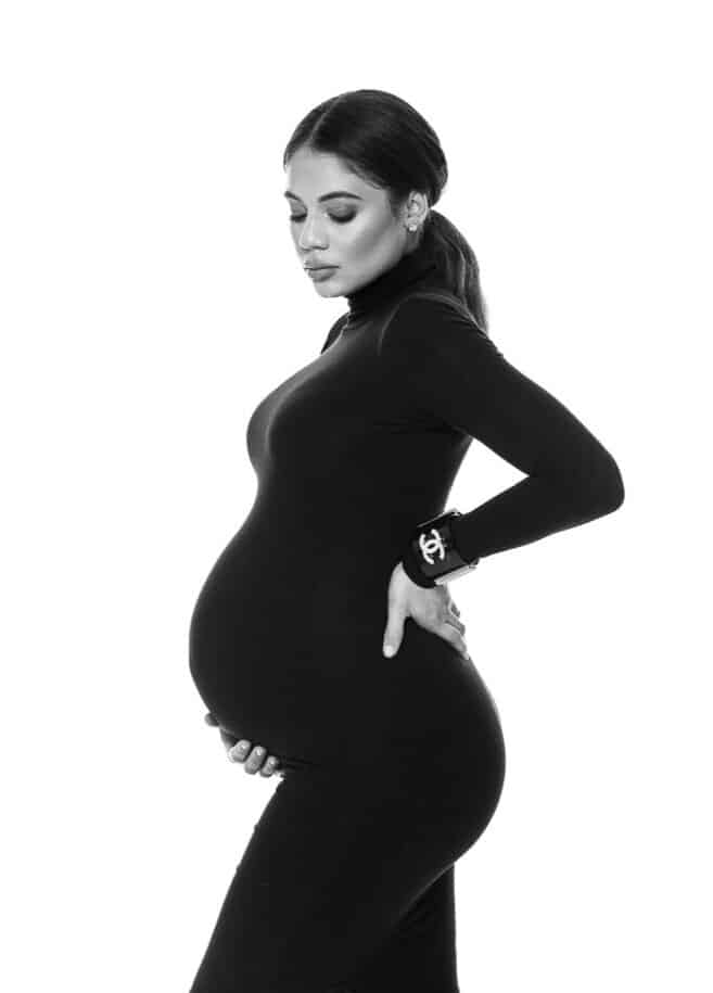 black and white maternity shoot