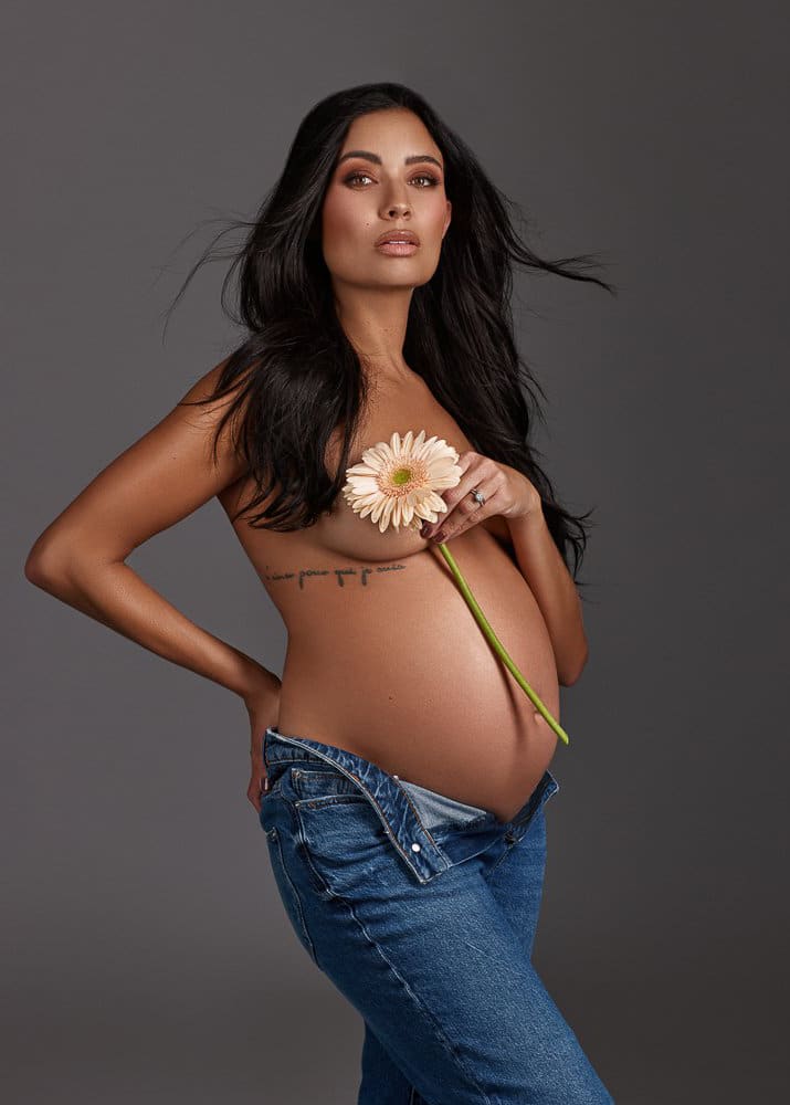 studio pregnancy photoshoot