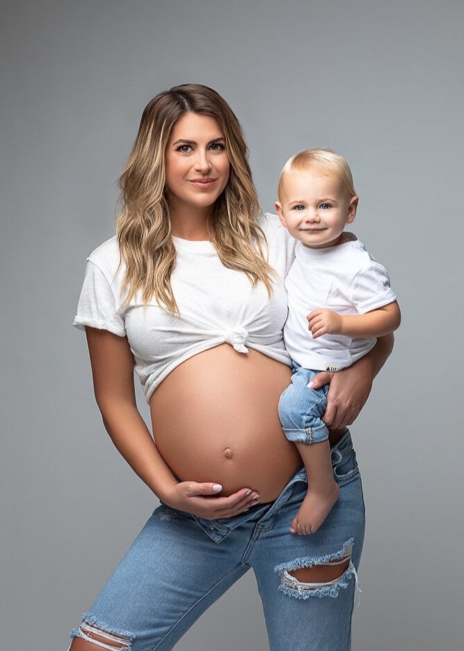 studio pregnancy photoshoot