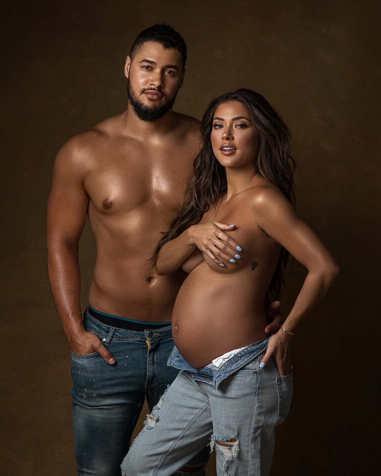 couple maternity photoshoot ideas