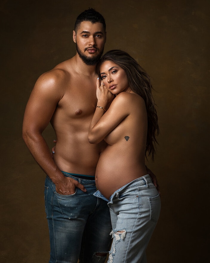 couple maternity photoshoot ideas