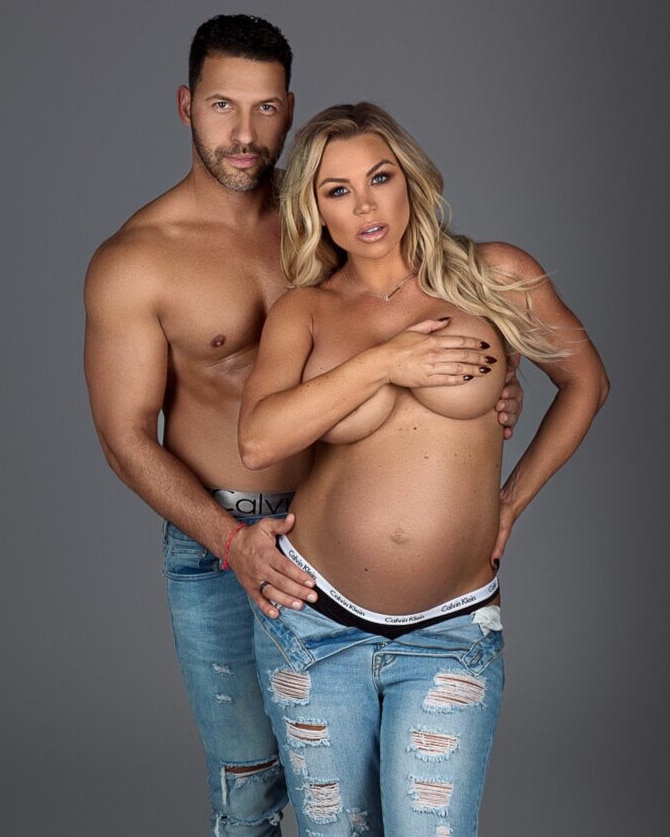 couple maternity photoshoot ideas