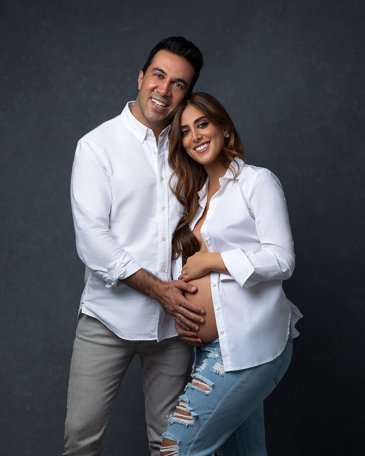 couple maternity photoshoot ideas