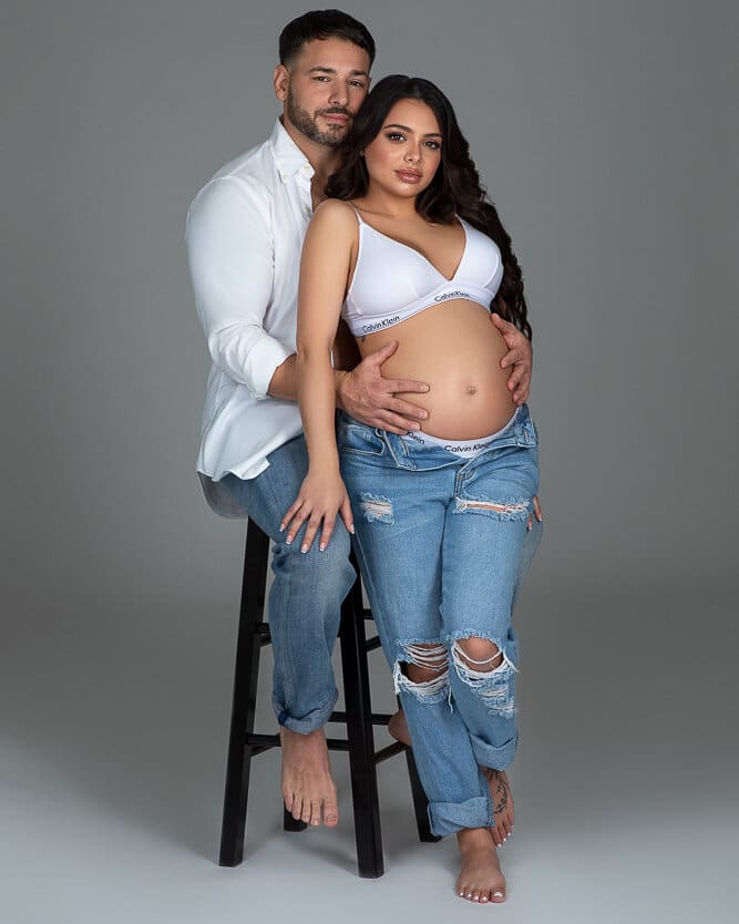 couple maternity photoshoot ideas