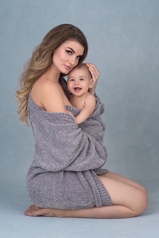 How to Plan a Mommy and Me Photo Shoot [Full Guide]