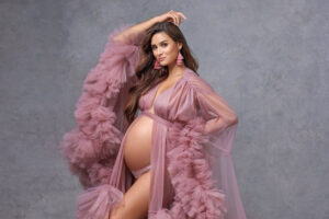 what to wear for a maternity photoshoot