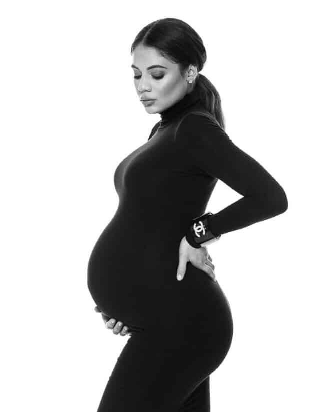 what to wear for a maternity photoshoot