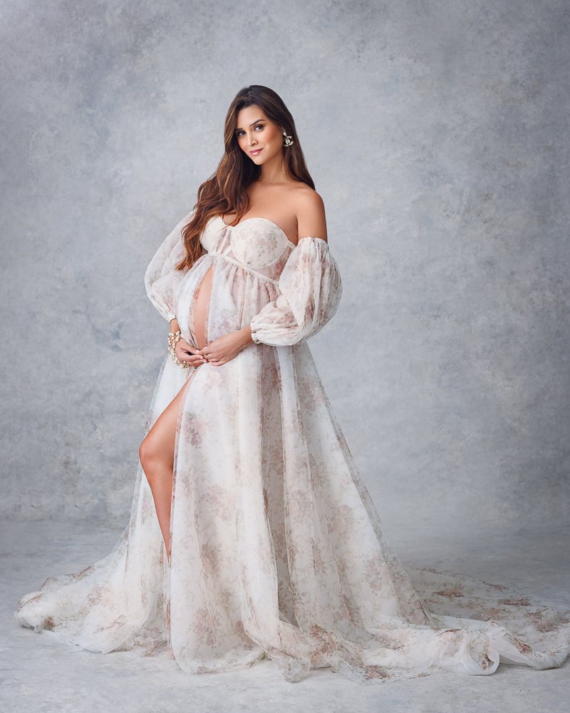 What to Wear for a Maternity Photoshoot [Full Guide]