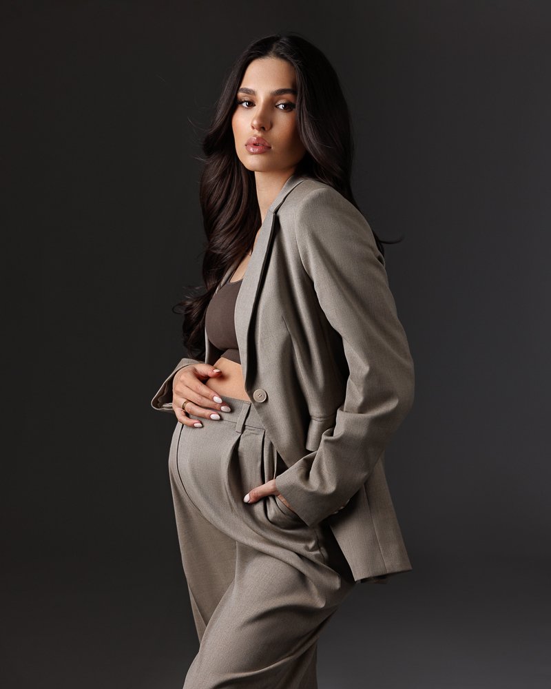 what to wear for a maternity photoshoot