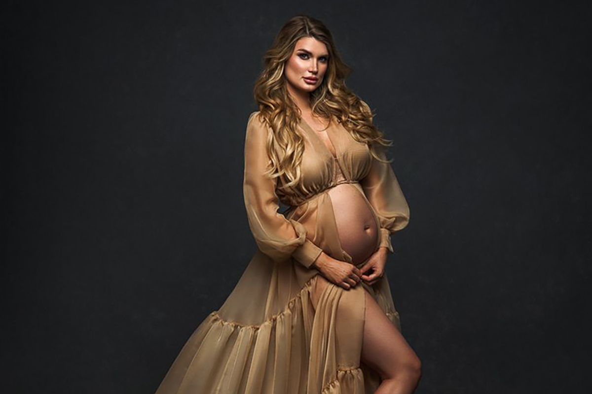 Trendy Traditional Maternity Photoshoot Ideas - Get Best Tips