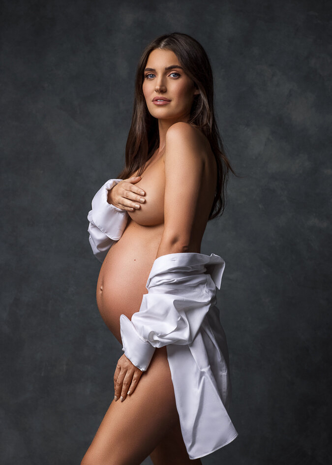 in studio pregnancy photoshoot