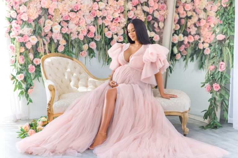 Mastering Maternity Photoshoot Hair and Makeup [Full Guide]