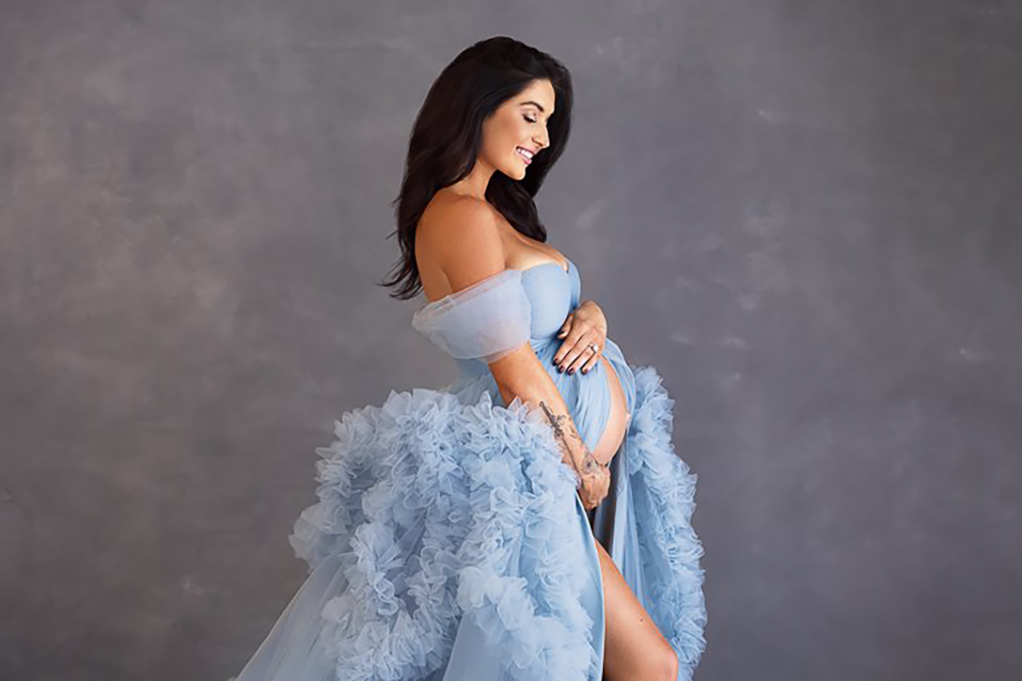 maternity photo poses