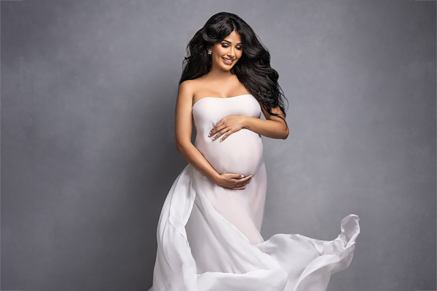 studio maternity photographer